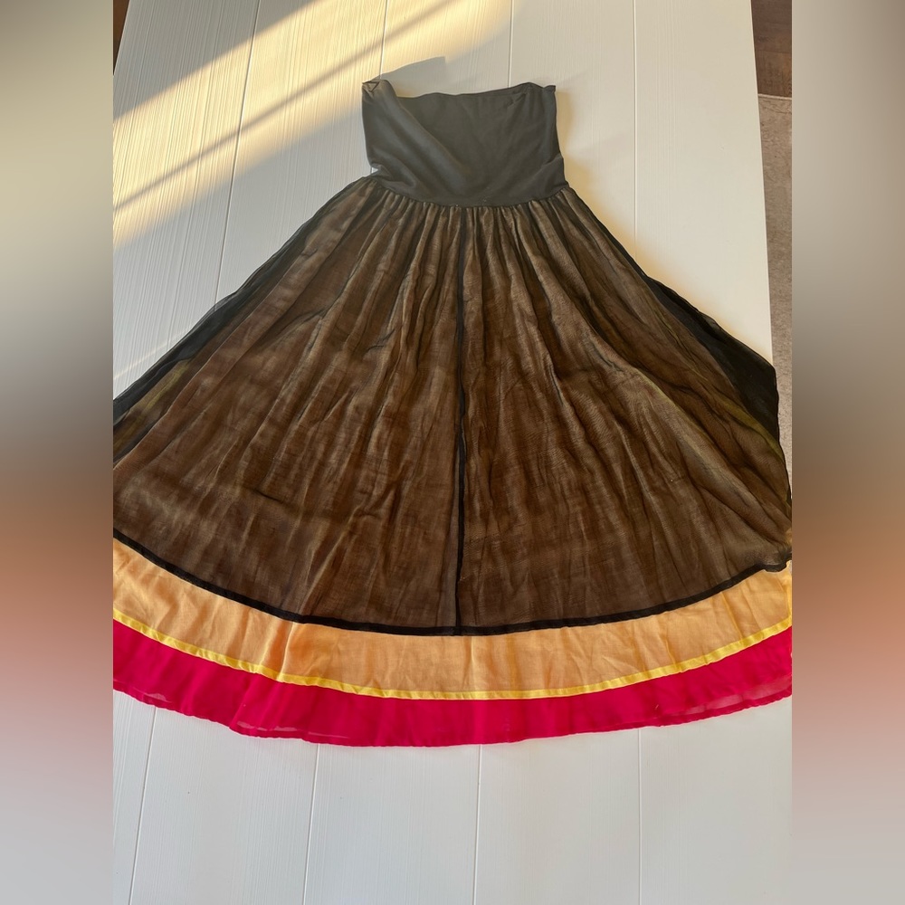 Summer dress made of layed colored cotton in red yellow and black in size medium